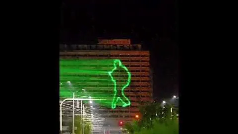Портативный ,лазерный проектор.